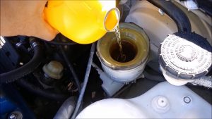 تعویض روغن ترمز